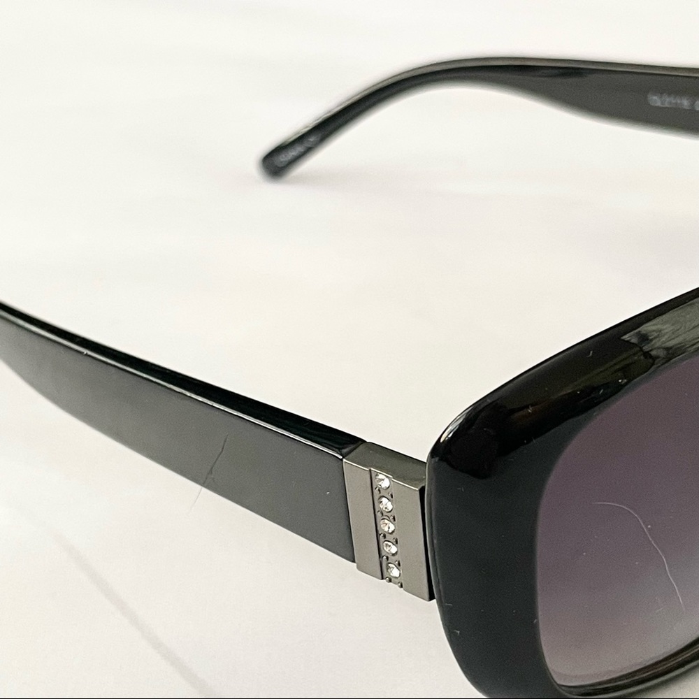 Black frame sunglasses with pewter & rhinestone arm accent